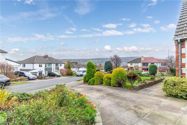 Driveway/Views