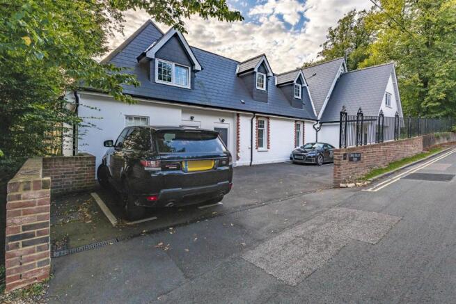 3, 25 Westview Road Low Res - 0038 -_JHG8052 -.jpg