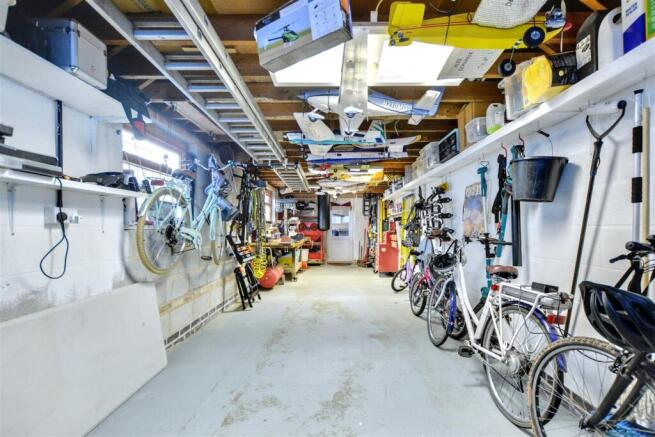 DETACHED PITCHED ROOF MEZZANINE STYLE GARAGE/WORKS