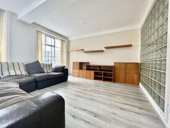 Lounge/Kitchen