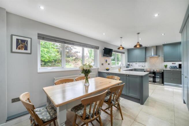 Kitchen dining room