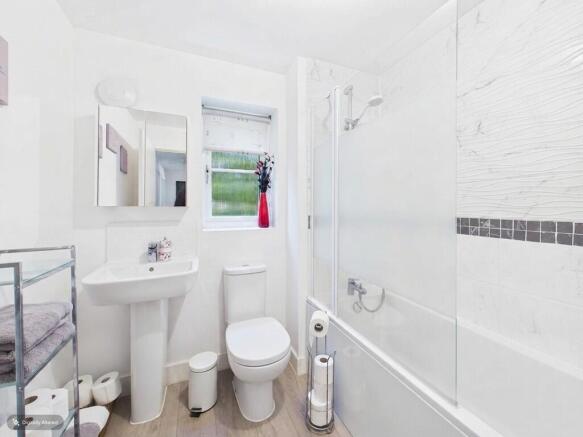 4 bed Detached for sale Image 12