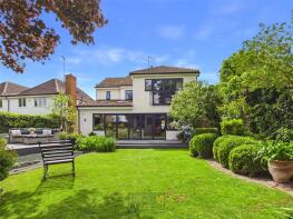 14 Thrae, Hall Green Lane, Brentwood CM13 2RA