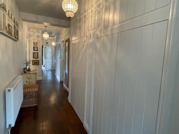 Hallway.jpg