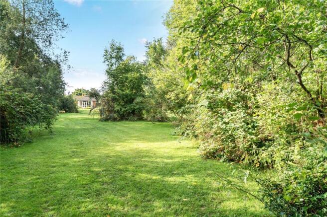 Burley Close, Loxwood, RH14 photo 4