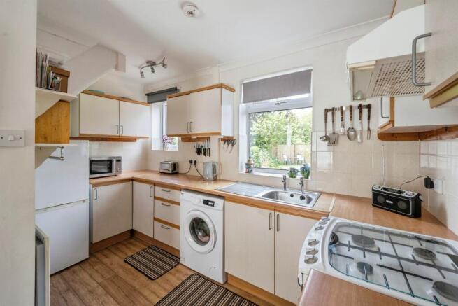 2 bed Semi-Detached for sale Image 4