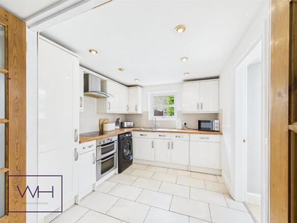 CAM03785G0-PR0255-ST