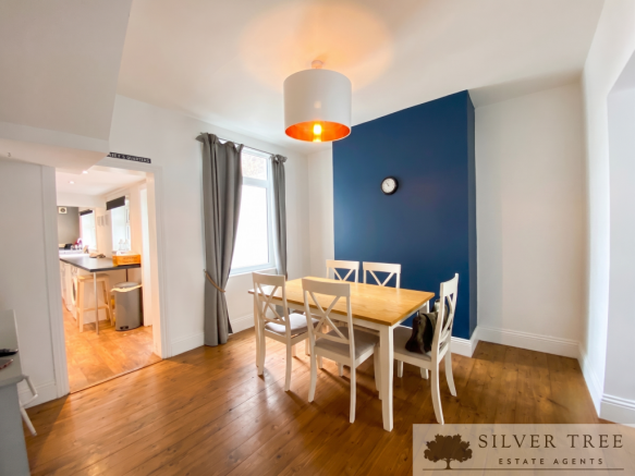 4 bed Terraced for sale Image 3