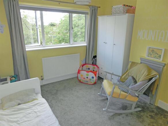 Barkers Lane 9 Bed3.jpg