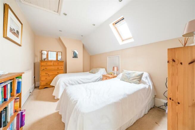 bedroom 6 h.jpg