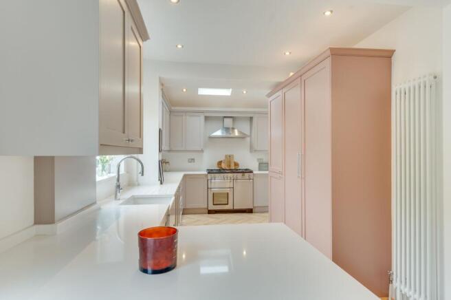 4 bed Semi-Detached for sale Image 7