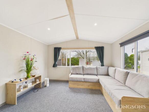 Cam02173g0 Pr0347 Still026