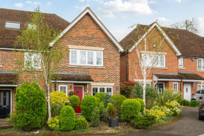 7, Doresa Close, Addlestone KT15 1AB