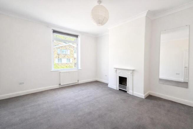 2 bed Terraced to rent Image 9