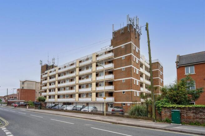 Flat 16 Annes Court 21 3.jpg