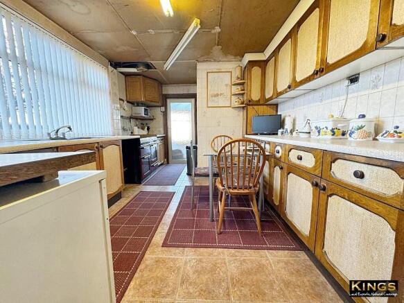 4 bed Semi-Detached for sale Image 6