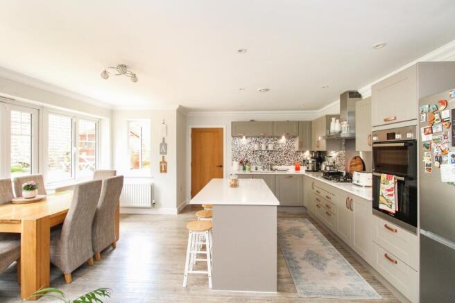 Kitchen/Breakfast Room