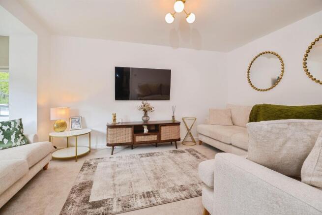 4 bed Detached for sale Image 7