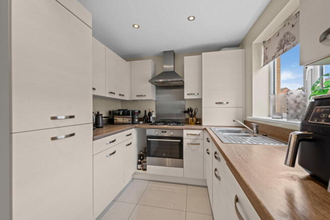 3 bed Semi-Detached for sale Image 4
