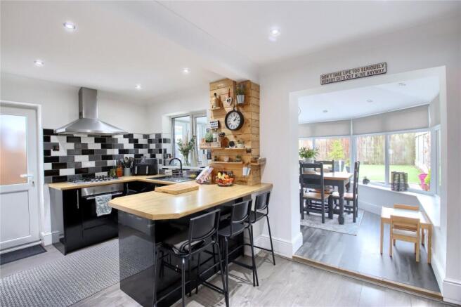 3 bed Semi-Detached for sale Image 9