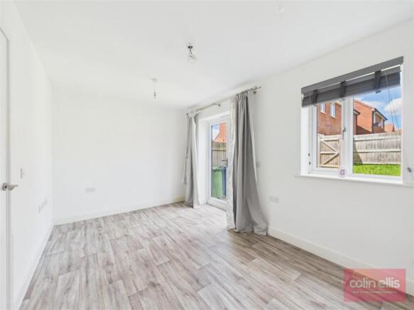 2 bed Terraced for sale Image 6