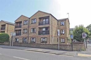 Flat 11, 1a William Court, Hows Road, Uxbridge UB8 2AA