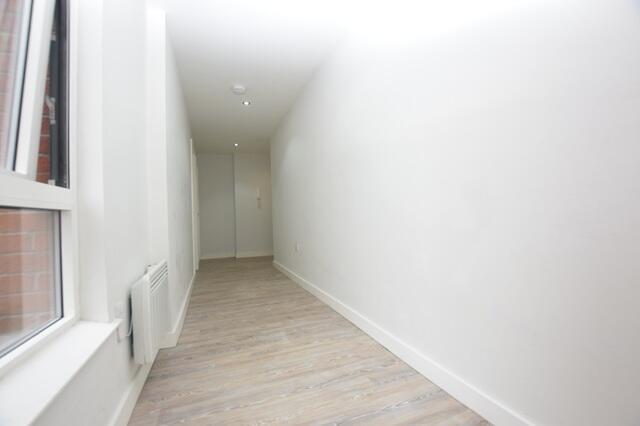 2 bed Apartment to rent Image 9