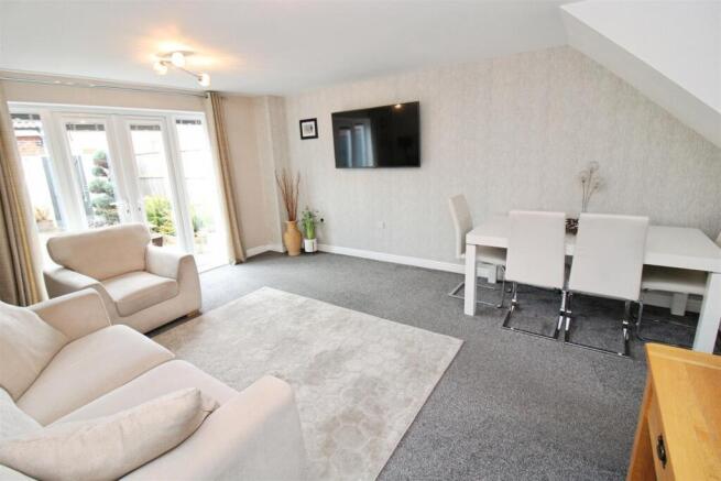 3 bed Terraced for sale Image 7