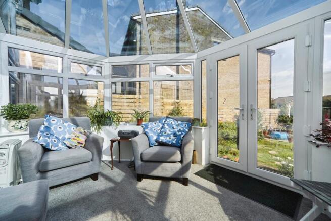 5 bed Semi-Detached for sale Image 9