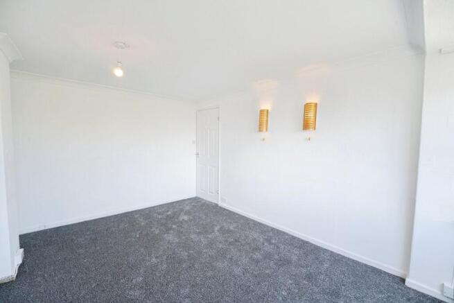 4 bed Semi-Detached for sale Image 10