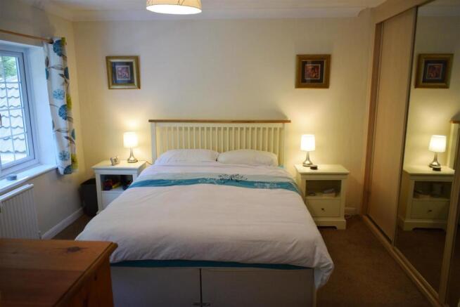 Bed 1a.JPG