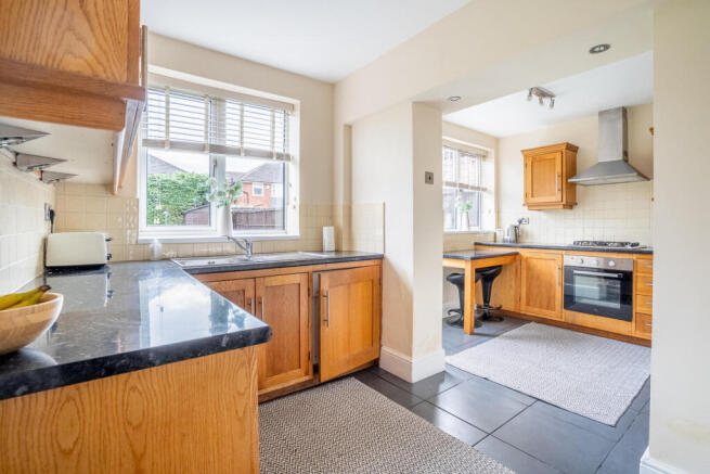 3 bed Semi-Detached for sale Image 4