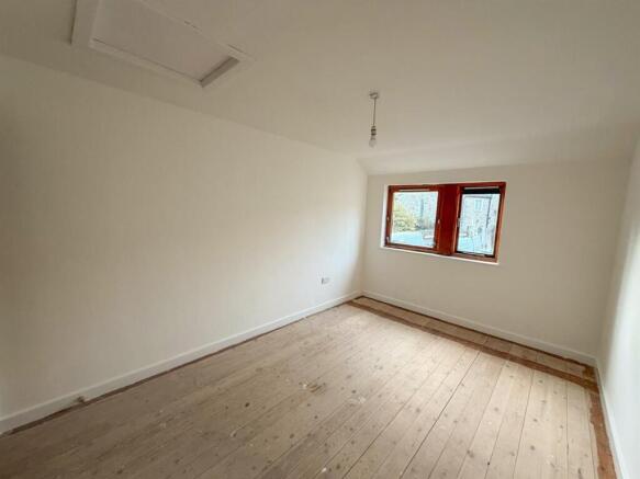 2 bed Semi-Detached for sale Image 8