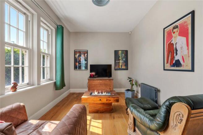 5 bed Detached for sale Image 7