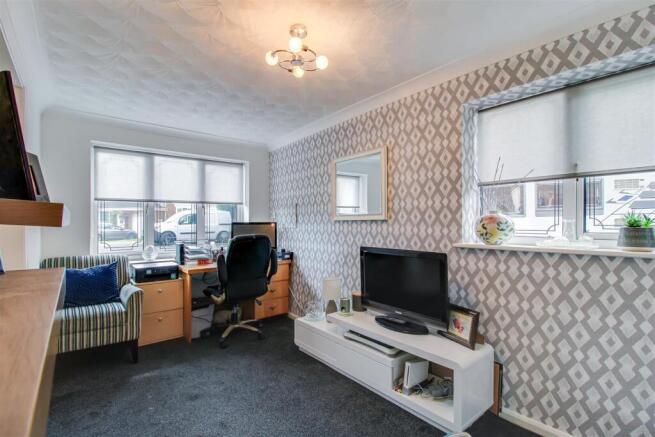 4 bed Detached for sale Image 7