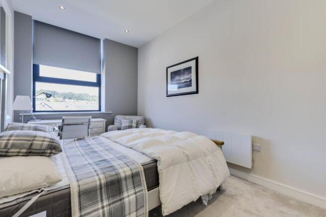 3 bed Flat for sale Image 12