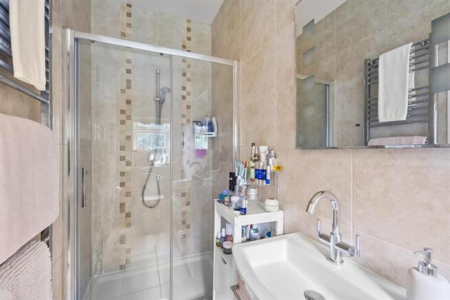 Bedroom 3 ensuite