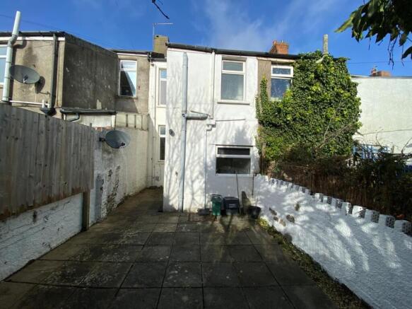 15 Bell Street - rear garden 2.jpg