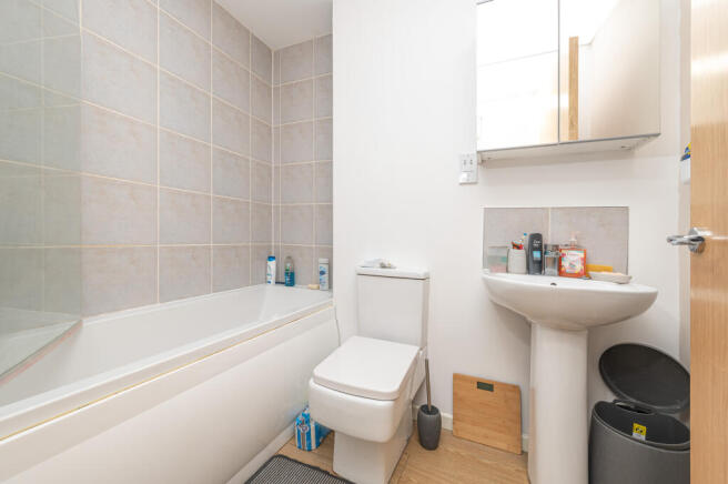 1 bed Flat for sale Image 6