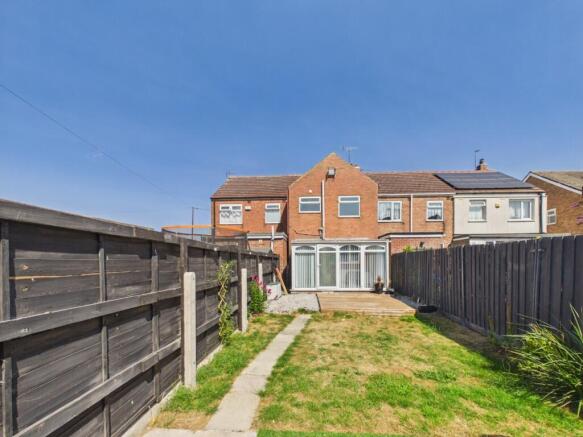 3 bed Terraced for sale Image 9
