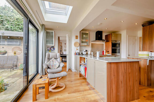 8682845-interior0...
