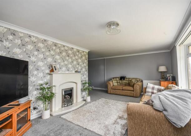 28 Hinksford Gardens-6.jpg