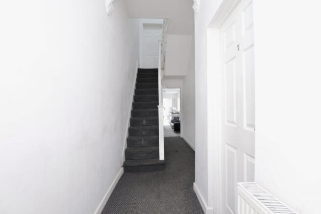 1 bed Terraced to rent Image 5