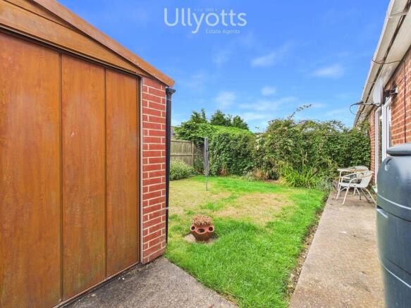 2 bed Semi-Detached Bungalow for sale Image 8