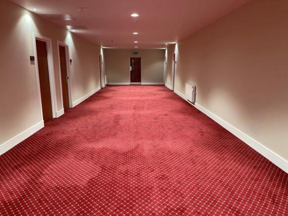 2 bed Apartment to rent Image 10