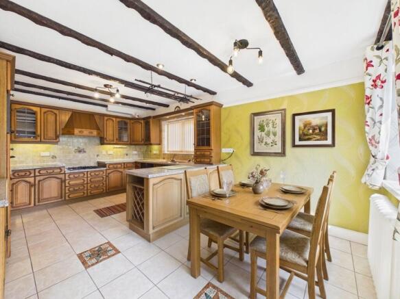 Breakfast Kitchen (Virtually Furnished)