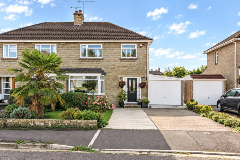 Esmead, Chippenham