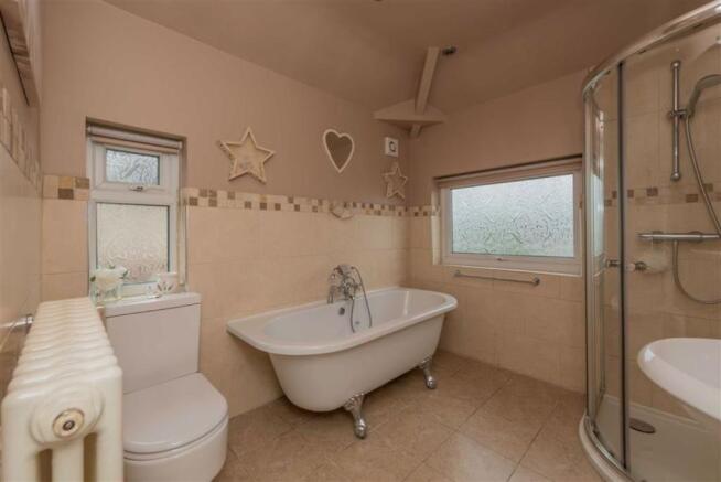 Bathroom / WC: