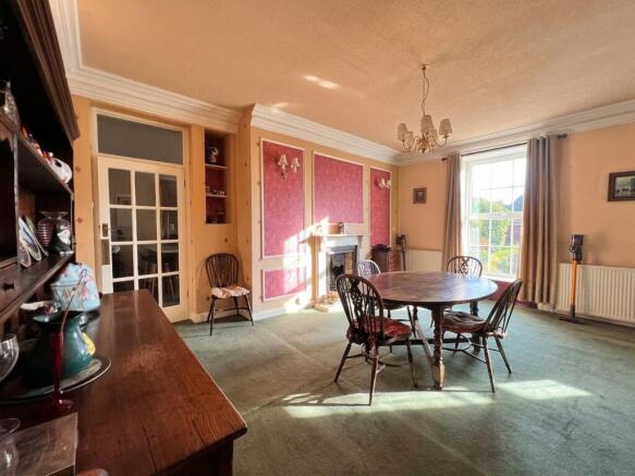4 bed Semi-Detached for sale Image 9