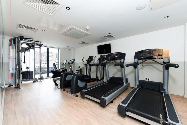Studio to rent Image 11